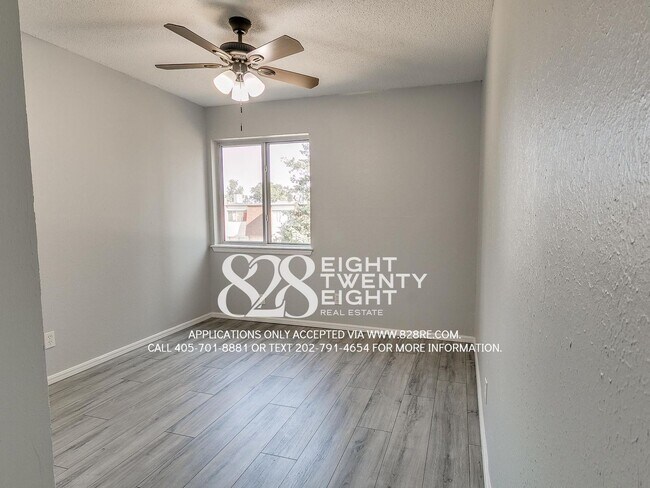 Building Photo - *AVAILABLE NOW!* Spacious 3 Bed/2.5 Bath Condo in East Norman!