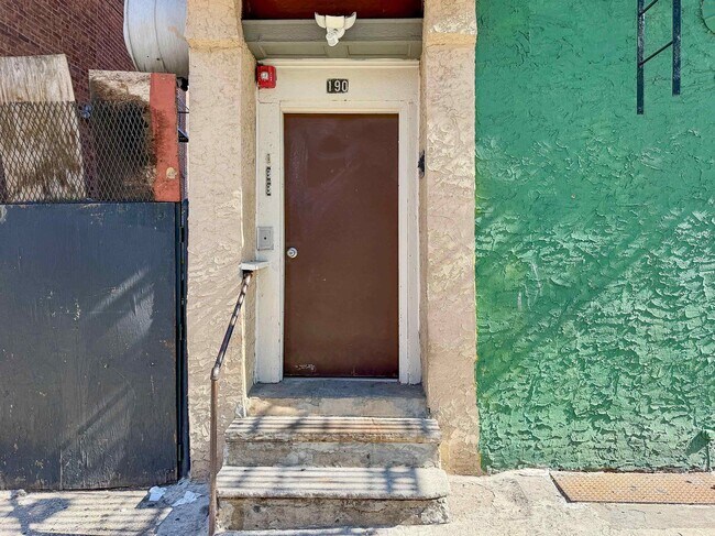 Building Photo - 190 Clinton Ave
