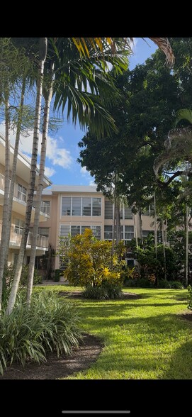 Building Photo - 1481 S Ocean Blvd