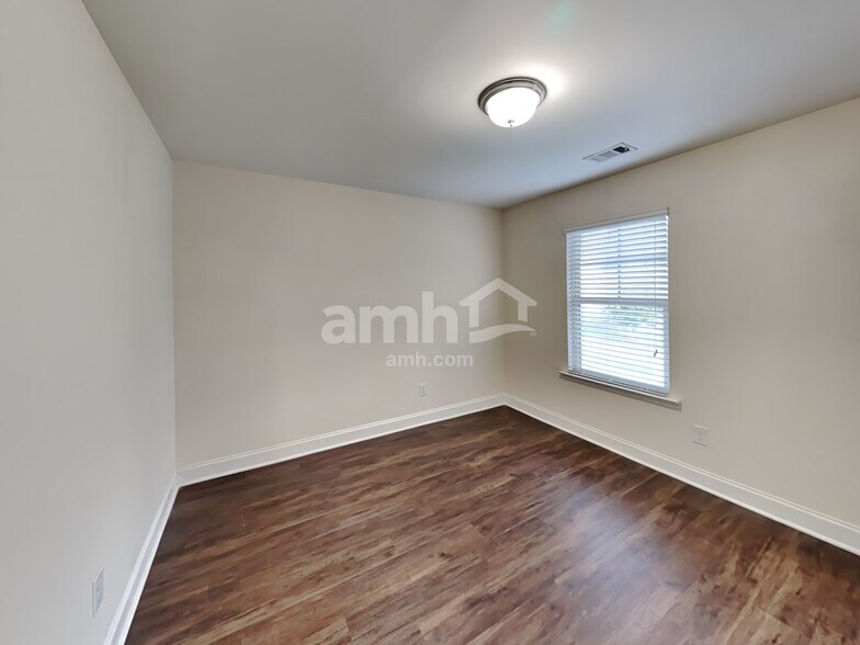 Building Photo - 2515 Beal St