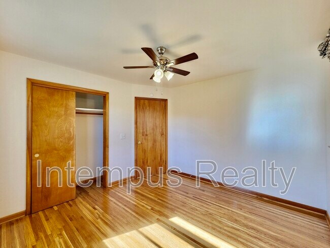 Building Photo - 212 Margo Ln