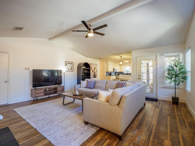 Building Photo - 12802 Carrera Dr