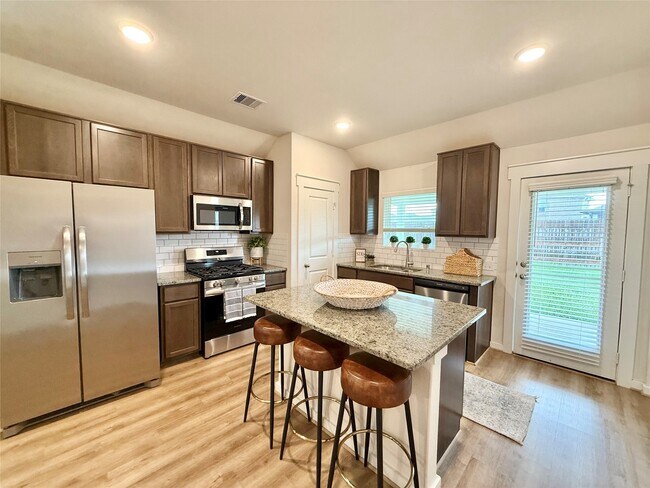 Building Photo - 7534 Coral Ter Dr