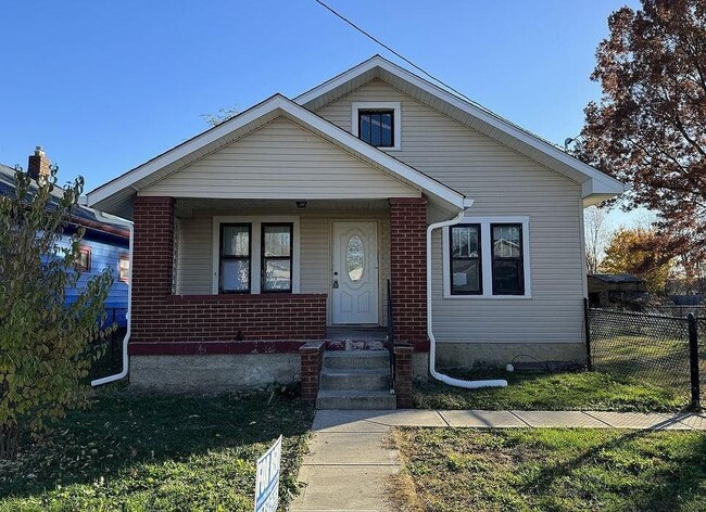 Primary Photo - 2331 Spann Ave