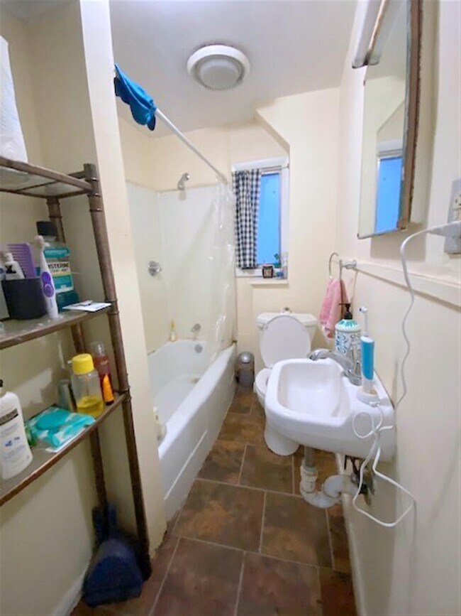 Building Photo - 62 Eustis St