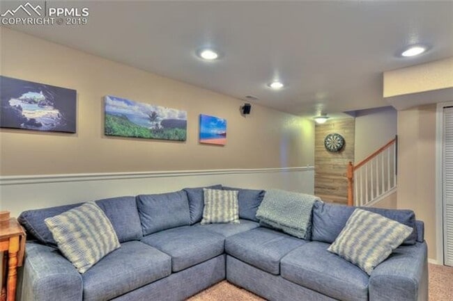 Building Photo - Updated Home in Rampart Meadows