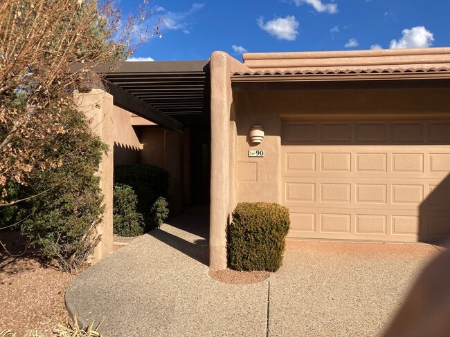 Building Photo - Gorgeous Furnished Arroyo Seco Townhouse with Fabulous Views!
