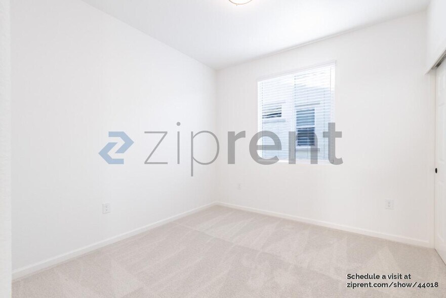 Building Photo - 4385 Canyon Coral Wy