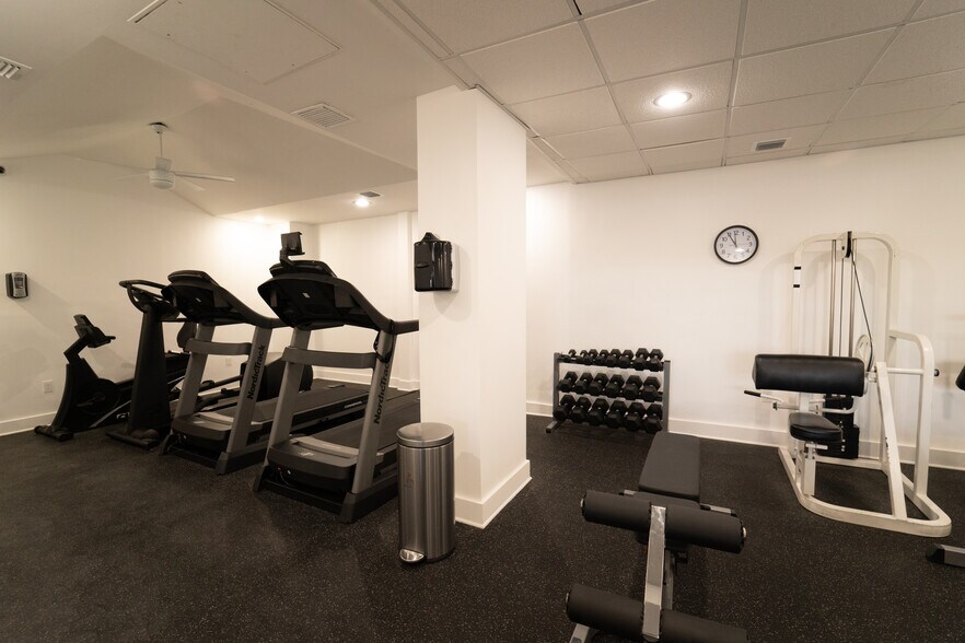 Building Photo - 6450 Collins Ave