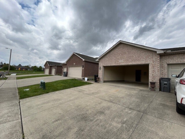 Building Photo - 1529 Williamsburg Pl