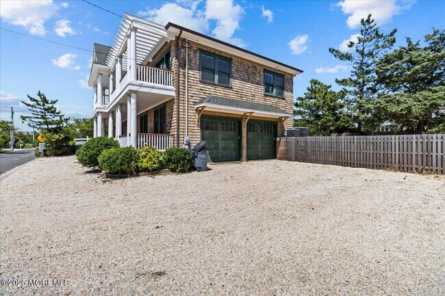 Building Photo - 1043 Barnegat Ln