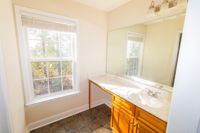 Building Photo - 8100 Burkhalter Rd