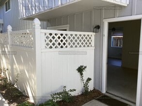 Building Photo - Downtown Newly remodeled 1 bedroom