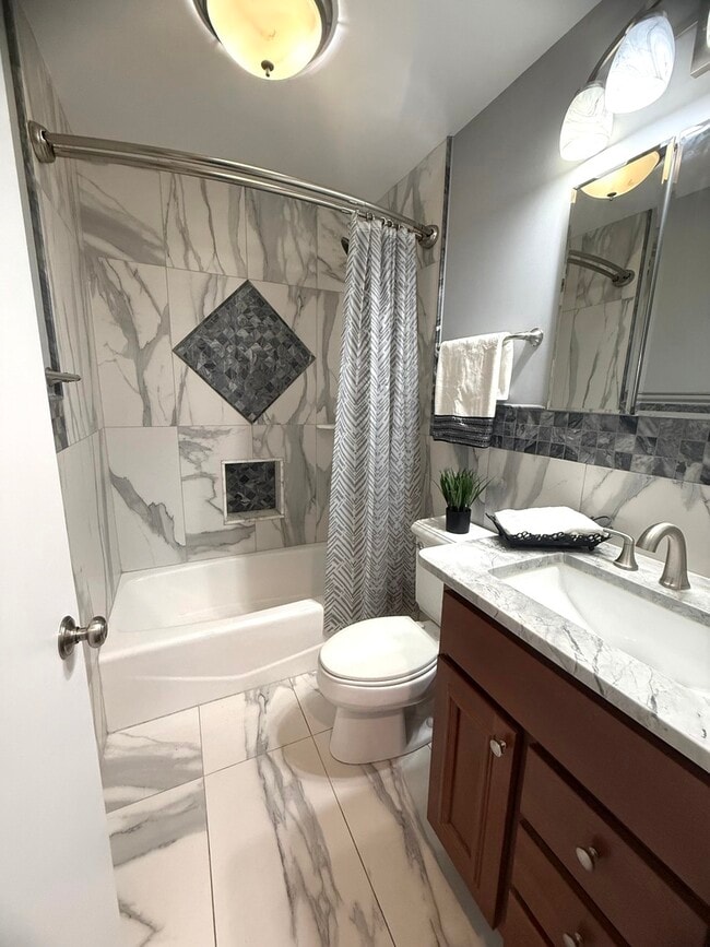 Building Photo - 267 N Idlewild Ave