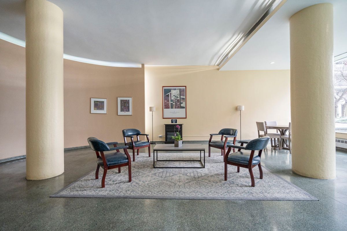 Building Photo - 61-25 97th St