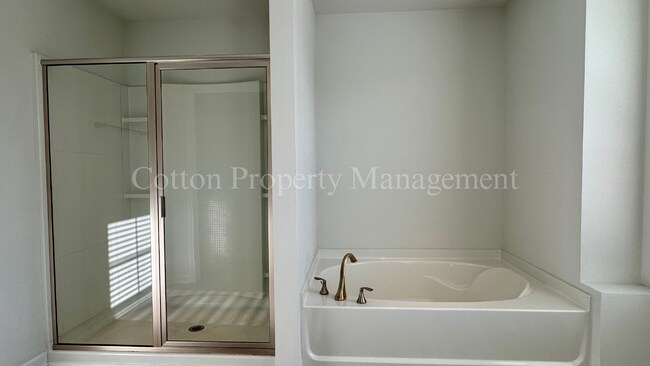 Building Photo - 473 Esthwaite Dr SE