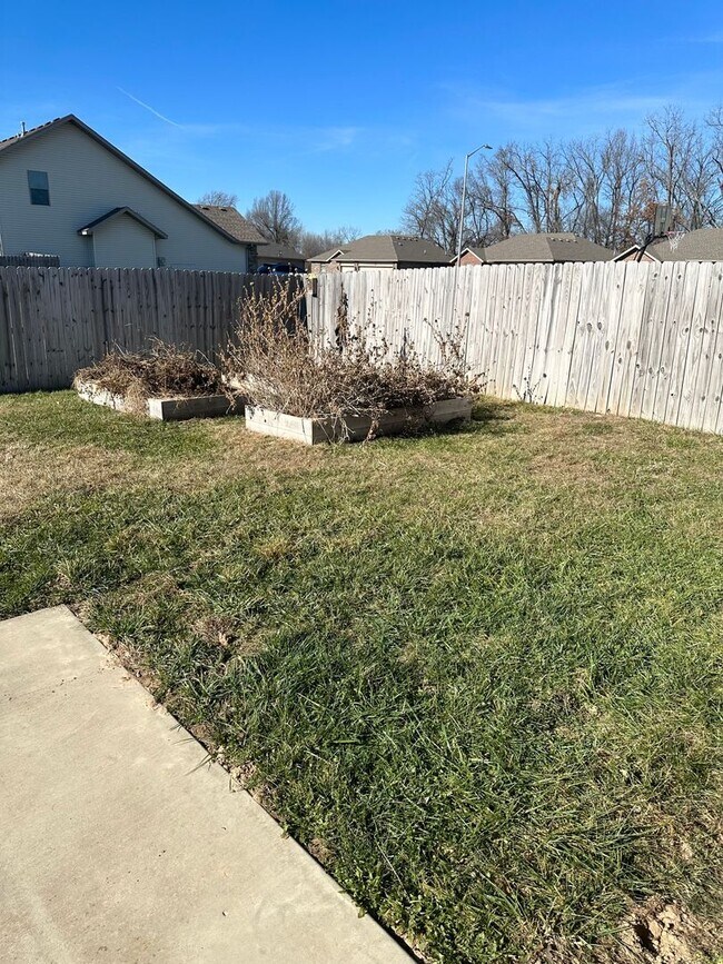 Building Photo - Your Dream 3-Bed, 2-Bath Brick Haven