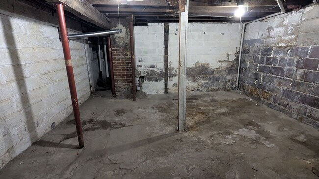 Building Photo - 793 Boulevard St