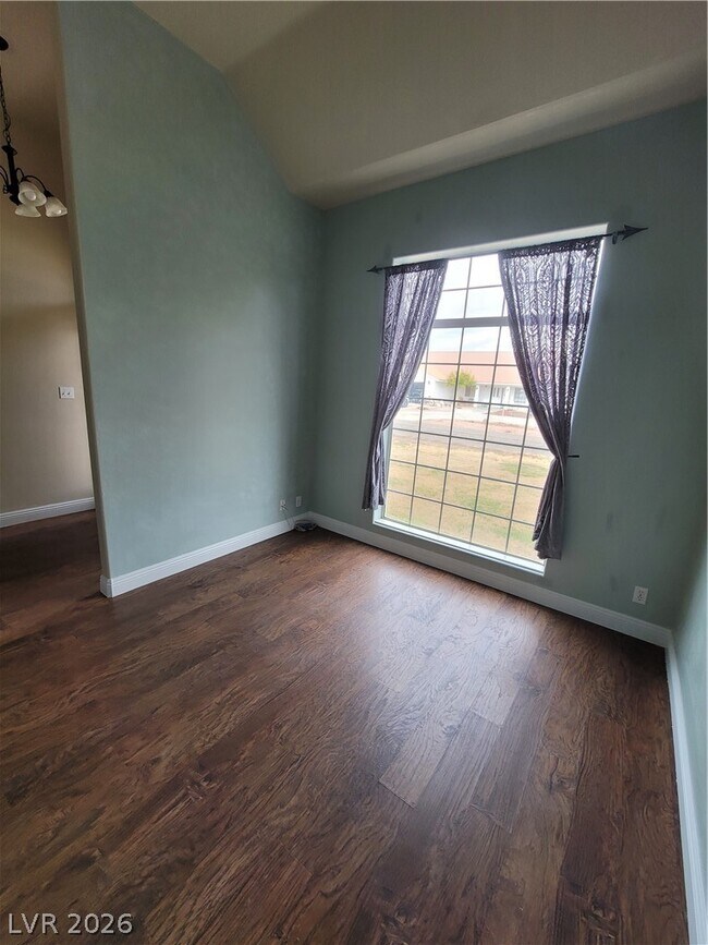 Building Photo - 1951 Jim Haworth