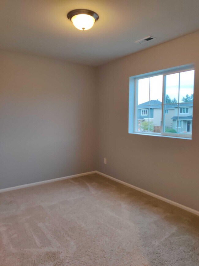 Building Photo - 308 Thyme Ave