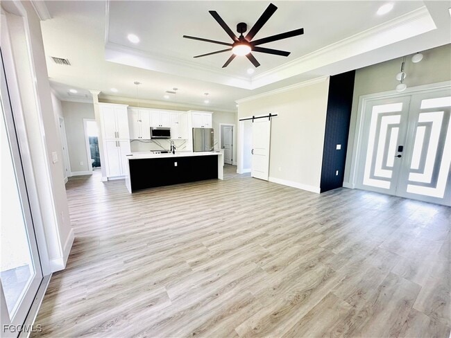 Building Photo - 771 Gaylord Ave S