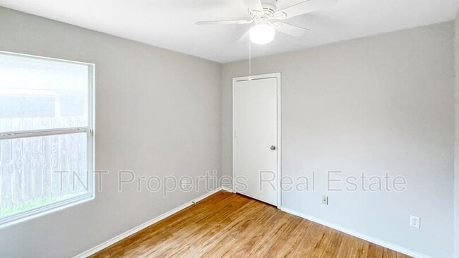 Building Photo - 1100 Cottage Grove Cir