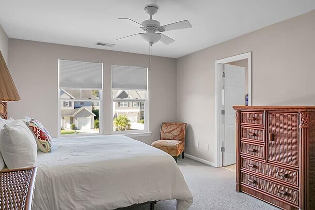 Building Photo - 1519 Thoroughbred Blvd