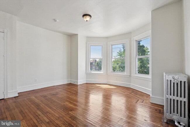 Building Photo - 903 W Duncannon Ave