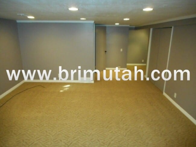 Building Photo - 1632 E Kensington Ave
