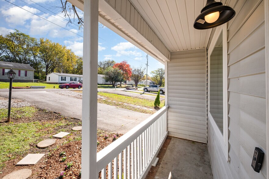 Building Photo - 209 Nowlin Dr