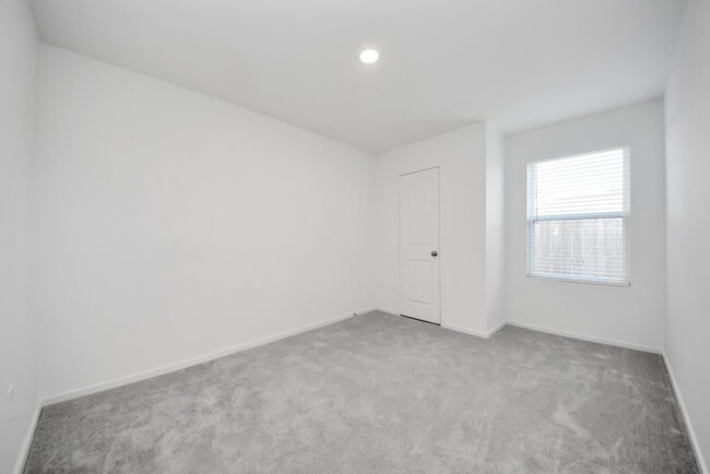 Building Photo - 248 Hazy Pnes Ln