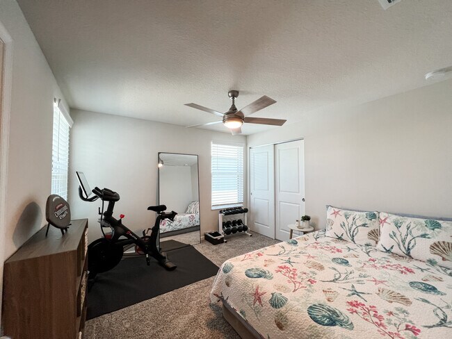 Building Photo - 3937 SE Mentmore Ln