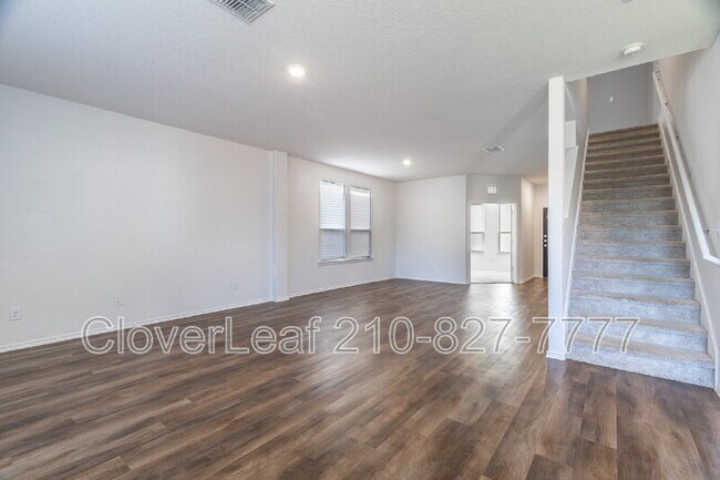 Building Photo - 165 Acorn Cir