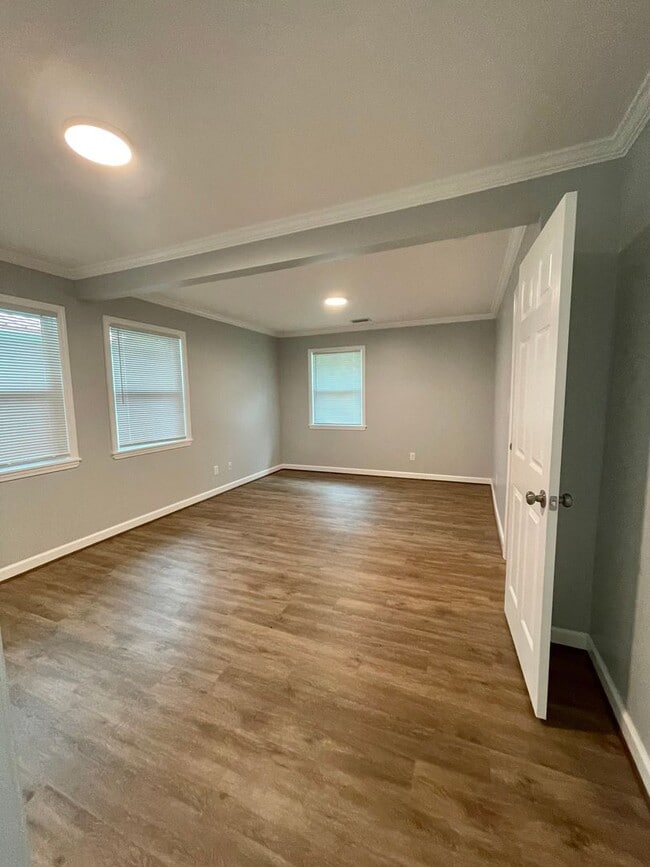 Building Photo - For Rent – Beautifully Renovated 3 Bedroom, 2 Bathroom Home