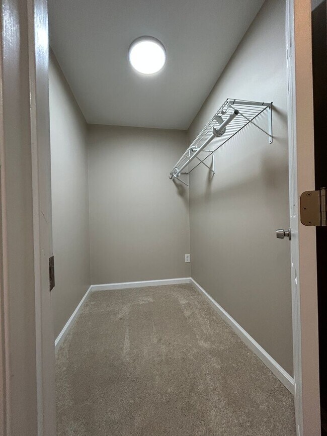 Building Photo - Charming 2 Bedroom/2.5 Bathroom home in Sandfly