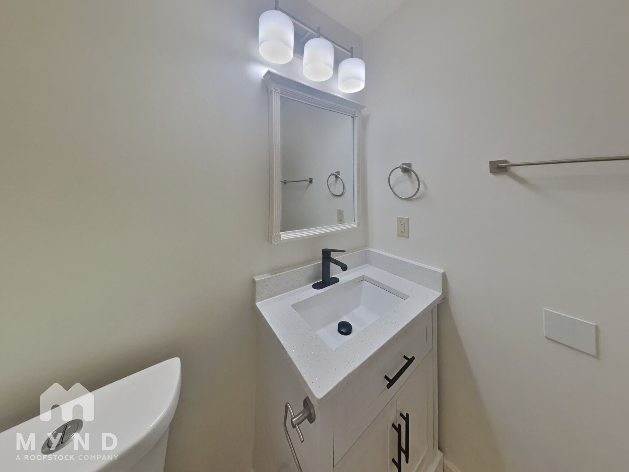 Building Photo - 3221 River Mist Cove