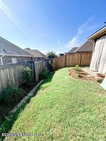 Building Photo - 715 Chambord Dr