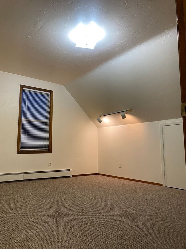 Building Photo - 494 County Rd C