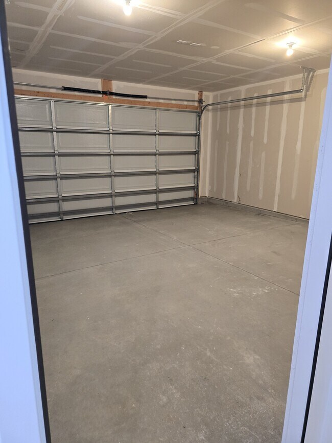 Building Photo - 12427 S Aspen Ln