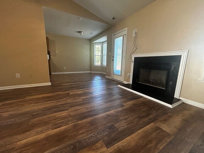 Building Photo - Single Family Home