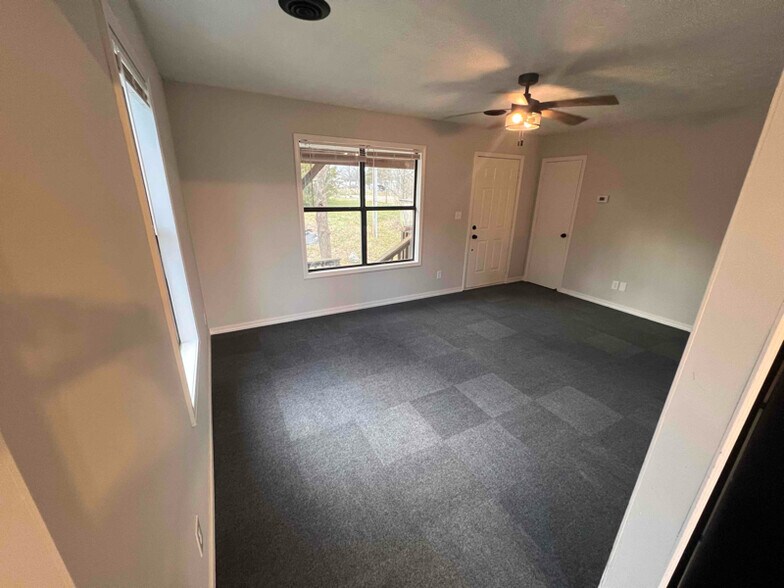 Building Photo - 621 Co Rd 207