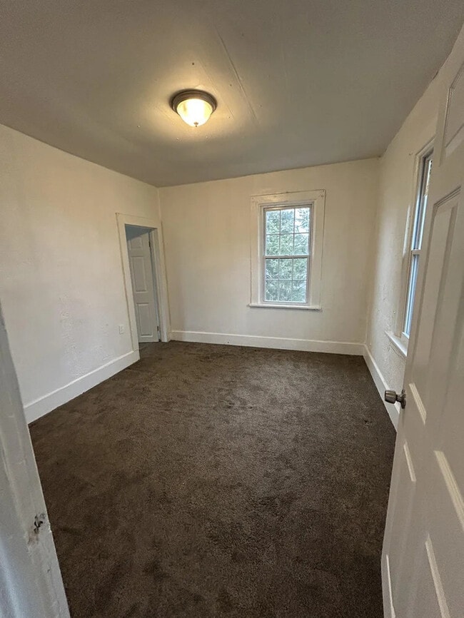 Building Photo - 1615 Cedar St