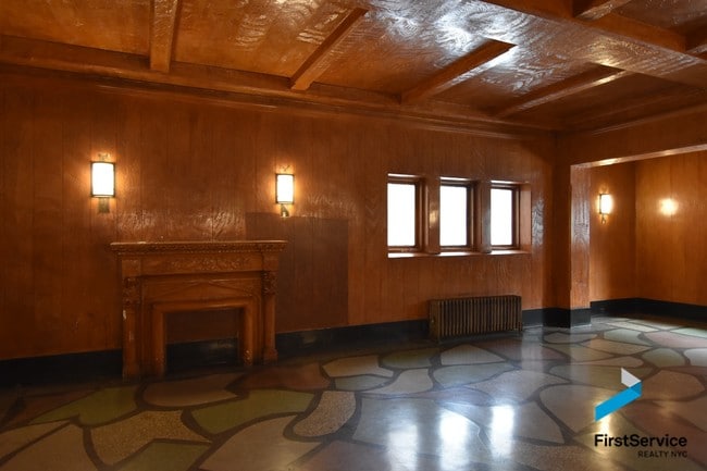 Floorplan - 850 East 31 St