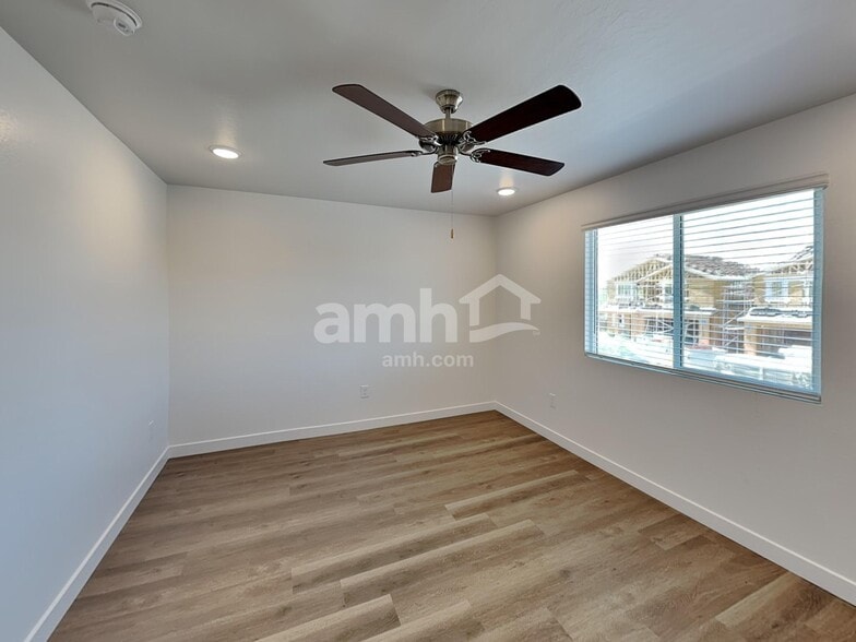 Building Photo - 9821 W Parkway Dr