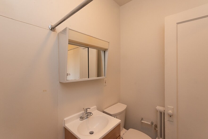 Building Photo - 3947 W Irving Park Rd