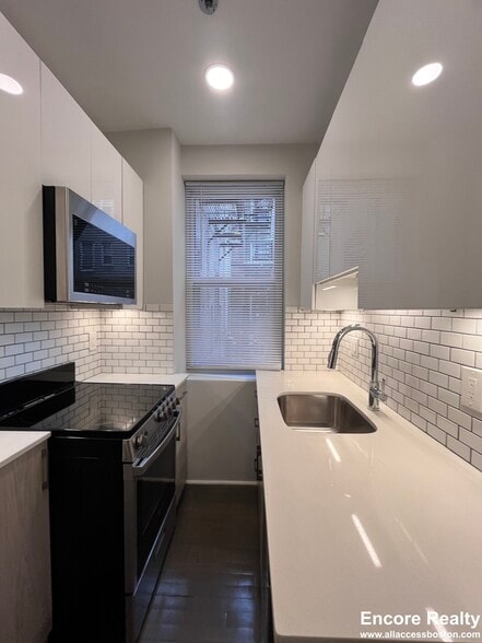 Building Photo - 110 Park St