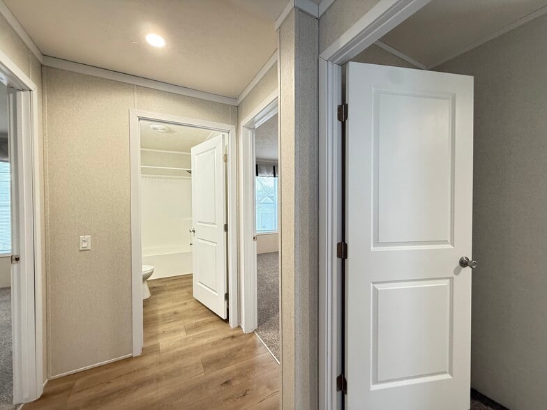 Building Photo - 29652 Cambridge Ct