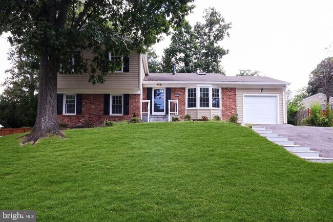 Building Photo - 8815 Tuckerman Ln
