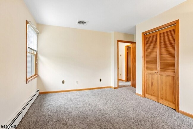 Building Photo - 488 Cedar Ln