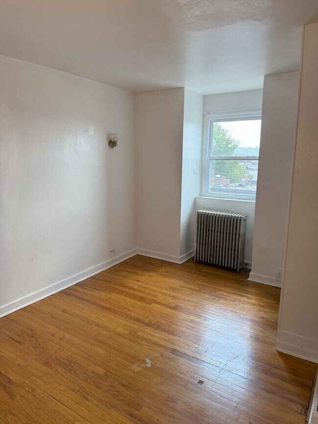 Building Photo - 417 Semple St